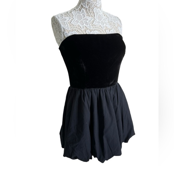 NWT Reformation Anthropologie St. Louis Strapless Velvet Mini Dress Black Bubble - Picture 2 of 6